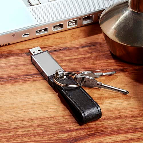 MEMORIA USB 8GB CUBIERTA CUERO